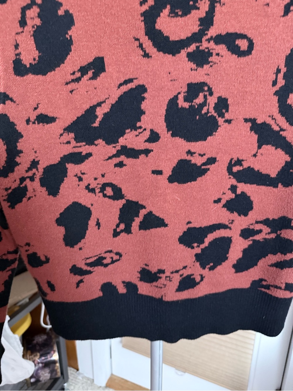 Worthington Black & rust brown Leopard Print button Cardigan petite or cropped - Picture 10 of 15